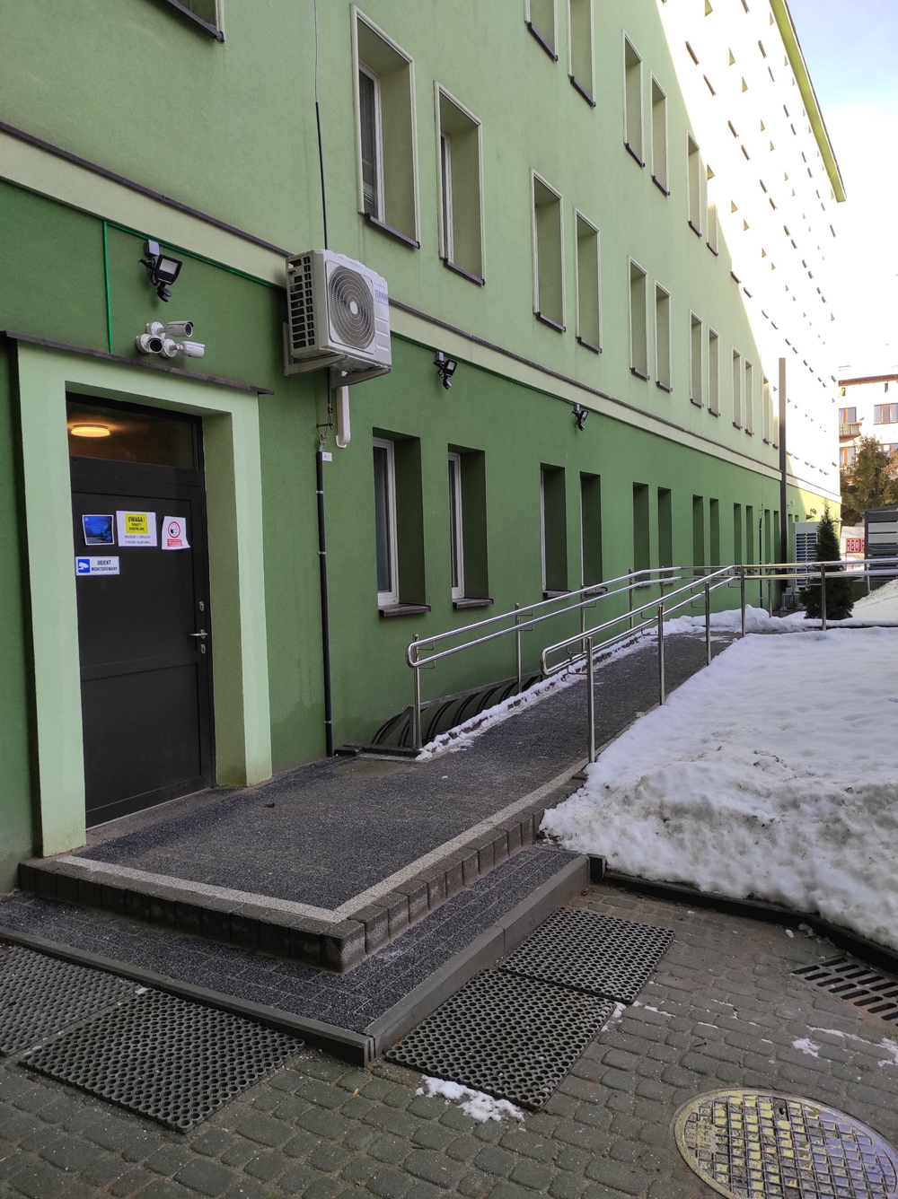 Drugie wejście do budynku ROPS w Rzeszowie